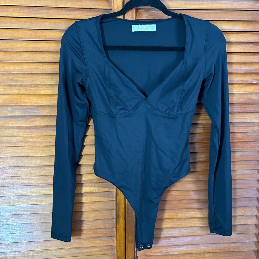 Qinsen Womens Long Sleeve Deep V Neck‎ Bustier Bodysuit Black Stretch Thong Base